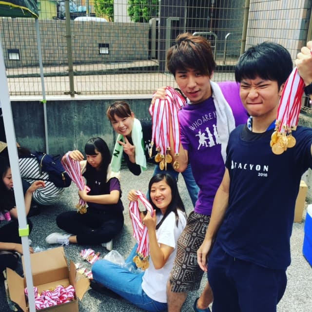 万々競演場　設営！